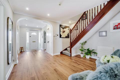 5 Yew Tree Bottom Road, Epsom, KT17 3NE
