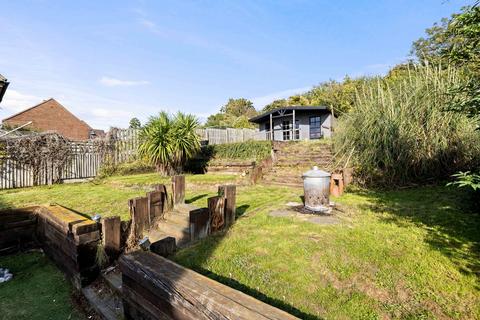6 Kimberley Walk, Dover, CT16 2JN