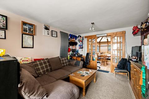 6 Kimberley Walk, Dover, CT16 2JN