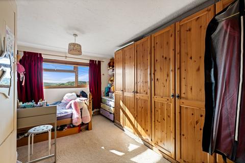 6 Kimberley Walk, Dover, CT16 2JN