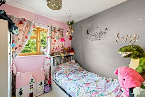 6 Kimberley Walk, Dover, CT16 2JN