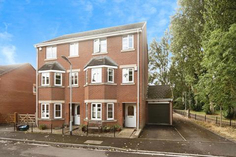 Severn Drive, Taunton TA1