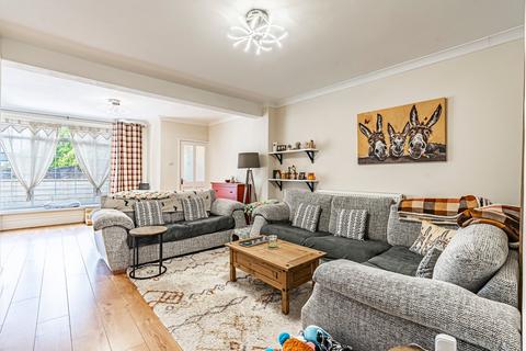 15 Bridgend Road, Llanharan, Pontyclun, CF72 9RA