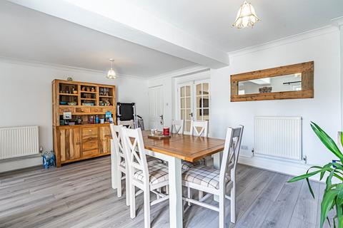15 Bridgend Road, Llanharan, Pontyclun, CF72 9RA