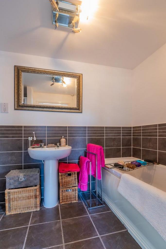 Bed 1 En Suite