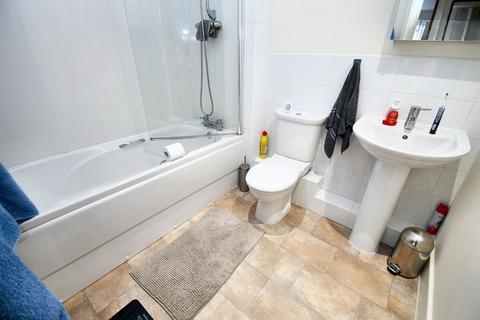 2 bedroom flat for sale, Clifton Road, Monton, M30