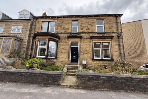 Lister Avenue, Bradford, BD4