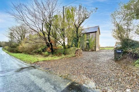 undefined, Clynderwen