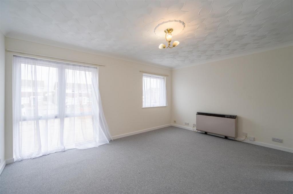 Flat 1 Regatta Court 25 5.jpg
