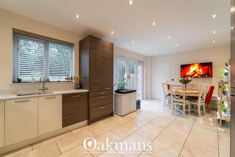 31 Cricketers Grove, Birmingham, B17 8BF