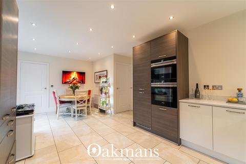 31 Cricketers Grove, Birmingham, B17 8BF