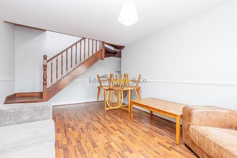 2 bedroom flat to rent, Bethnal Green Road, London E2