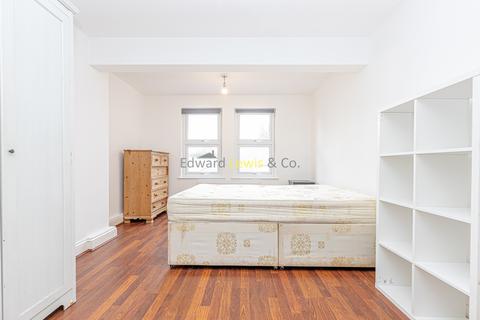 2 bedroom flat to rent, Bethnal Green Road, London E2