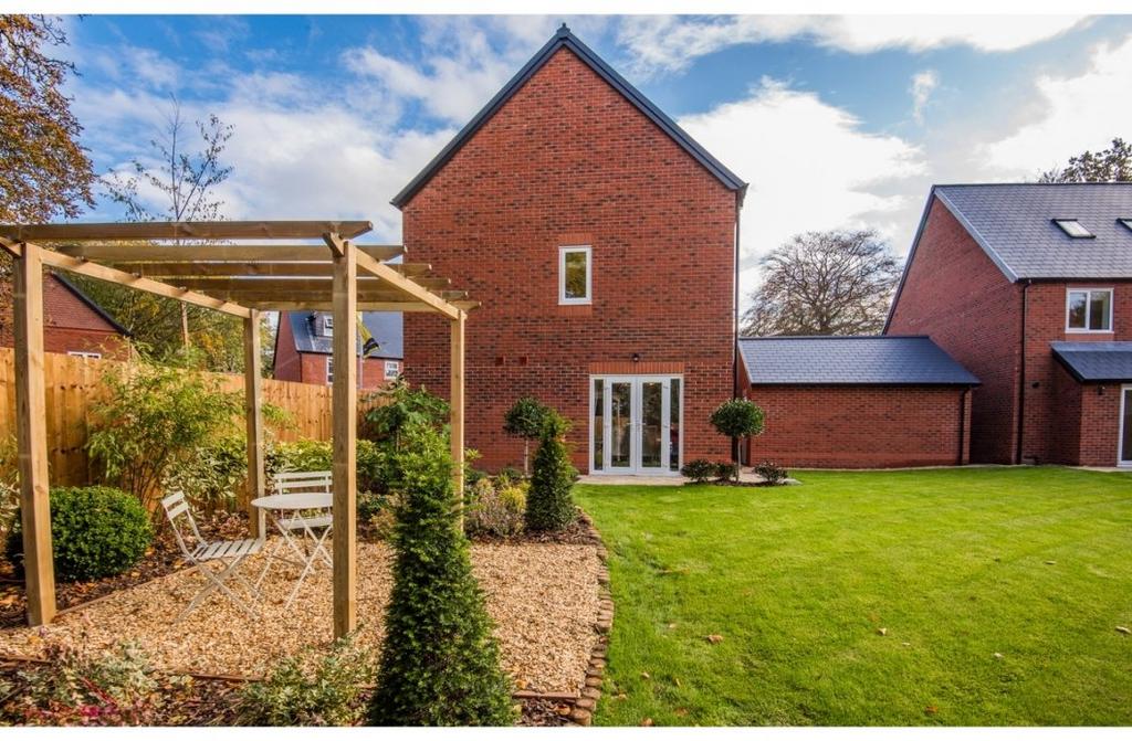 Garden - Fairford - Hazelfields