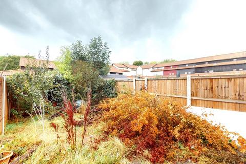 20 Bartlow End, Basildon, SS13 1PQ