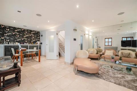 undefined, Park Crescent Mews East, London W1W