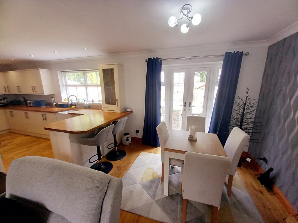 Dining kitchen