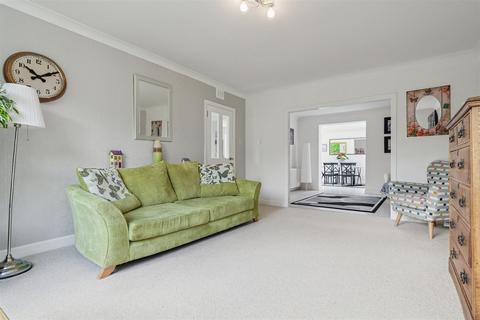 12 Corsie Drive, Perth, PH2 7BU