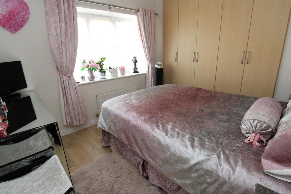 Bedroom 1.JPG