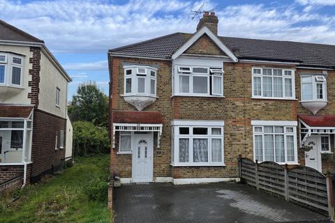 3 bedroom end of terrace house for sale, Glenwood Drive, Gidea Park, RM2