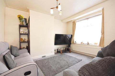 3 bedroom end of terrace house for sale, Glenwood Drive, Gidea Park, RM2