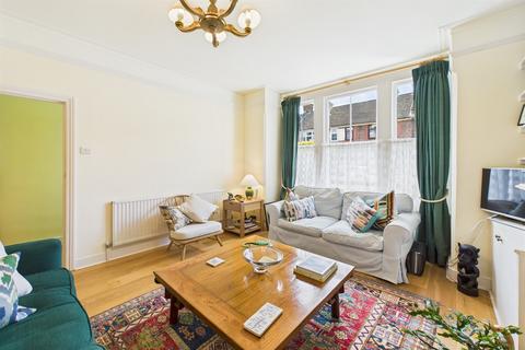 2 bedroom maisonette for sale, Waldron Road, London, SW18