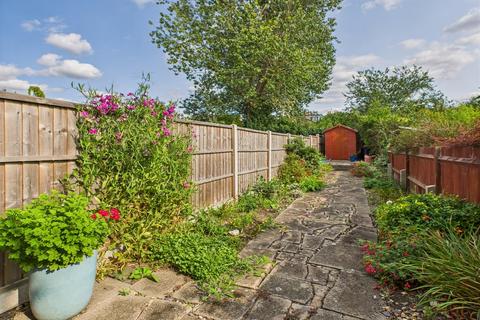 2 bedroom maisonette for sale, Waldron Road, London, SW18