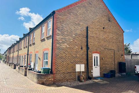 71 Norcutt Road, Twickenham, TW2 6SR