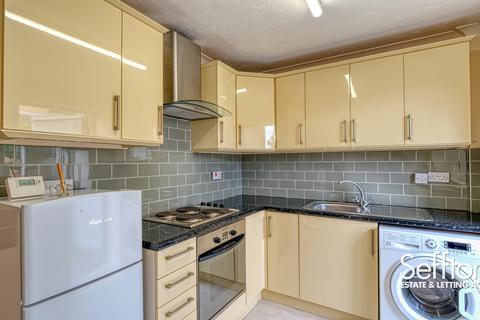 2 bedroom terraced house to rent, Green Court, Norwich, Norfolk