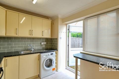 2 bedroom terraced house to rent, Green Court, Norwich, Norfolk