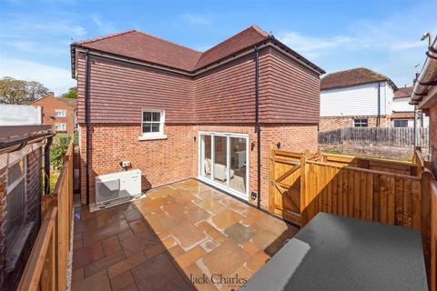 undefined, Maidstone Road, Hadlow, Tonbridge