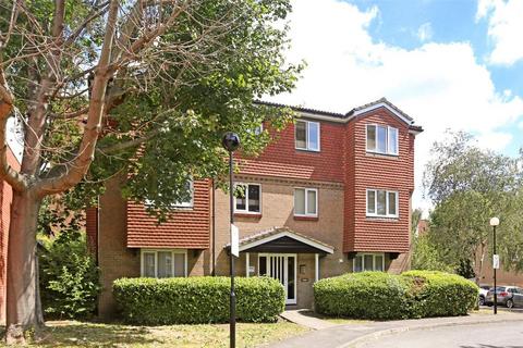 Caroline Close, London SW16