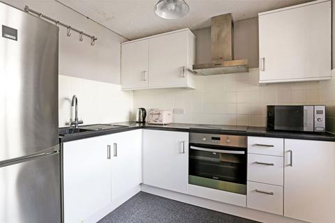 1 bedroom flat for sale, Caroline Close, London SW16