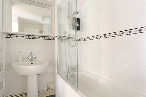 1 bedroom flat for sale, Caroline Close, London SW16