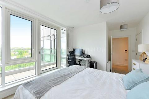 2 bedroom apartment for sale, Dickens Yard, London