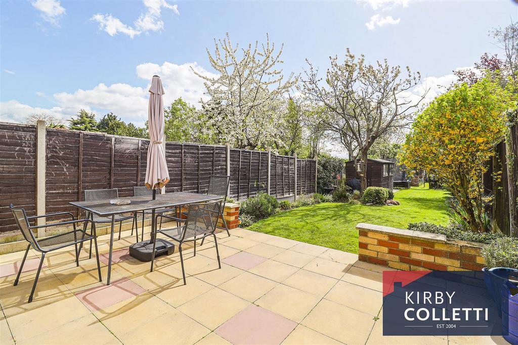 143ft SOUTH FACING REAR GARDEN