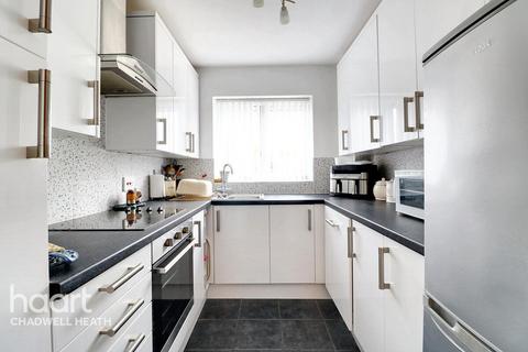 2 bedroom retirement property for sale, Cunningham Close, Romford