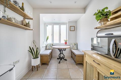3 bedroom end of terrace house for sale, Henderson Avenue, Surrey GU2