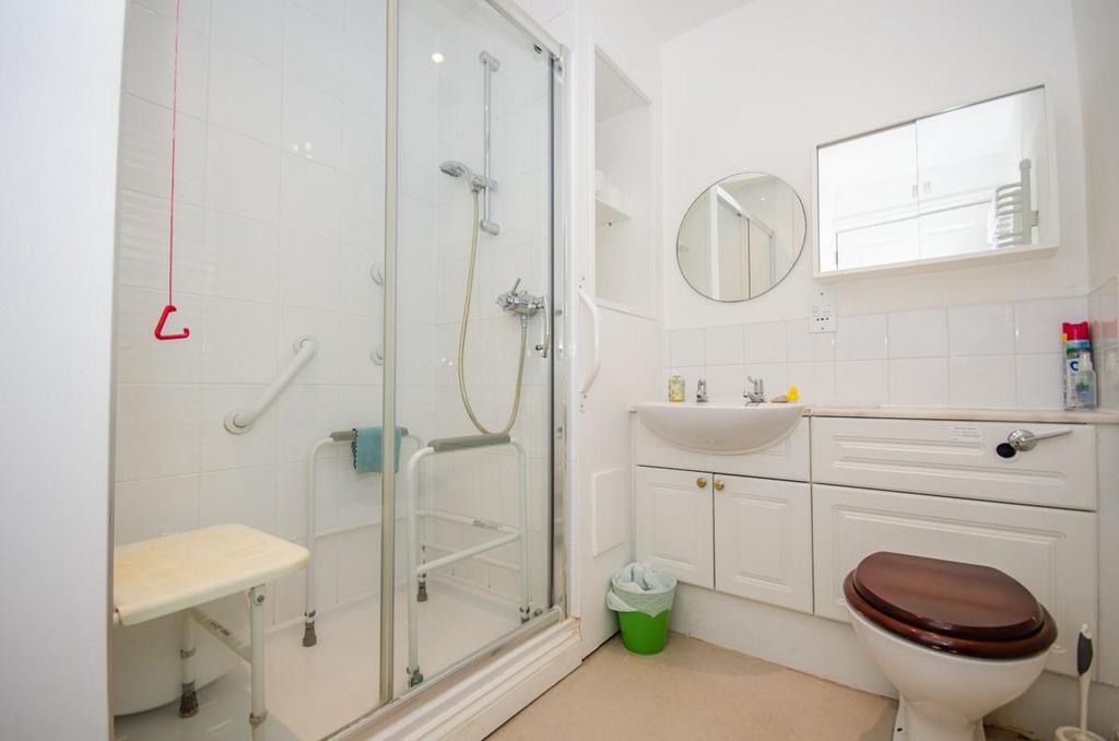 Shower room.jpg