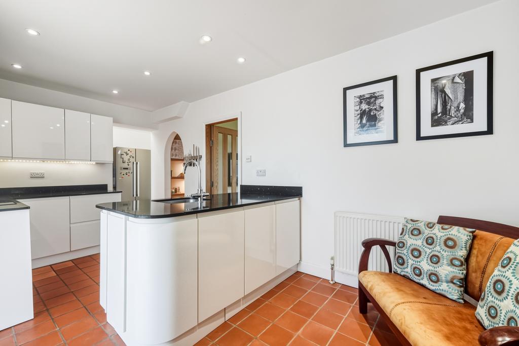 Kitchen 4