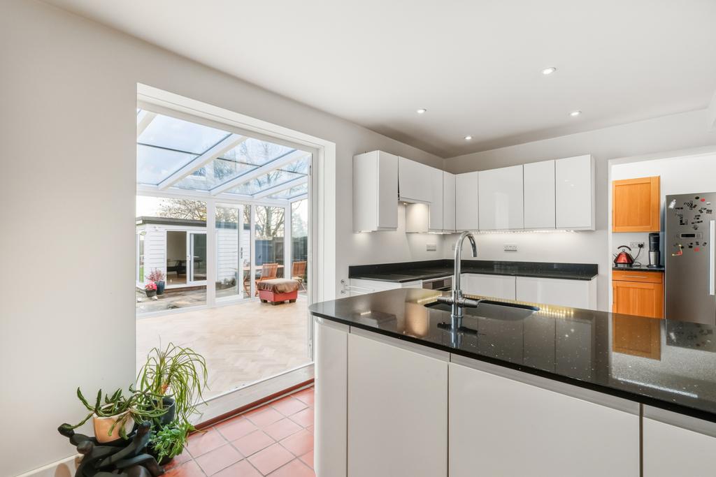 Kitchen/Conservatory