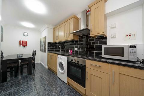 3 bedroom flat to rent, Mallory Street, London NW8