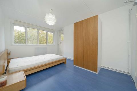3 bedroom flat to rent, Mallory Street, London NW8