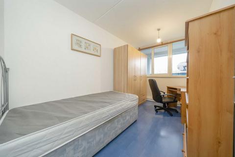 3 bedroom flat to rent, Mallory Street, London NW8
