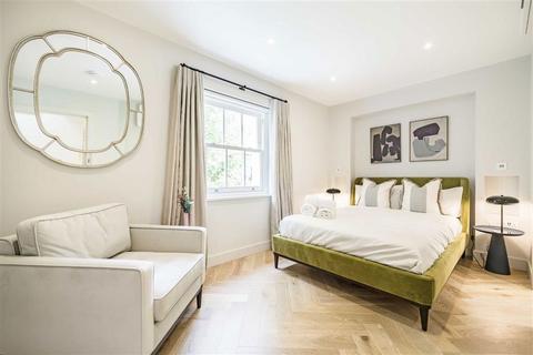 2 bedroom flat to rent, Charlotte Street, London W1T
