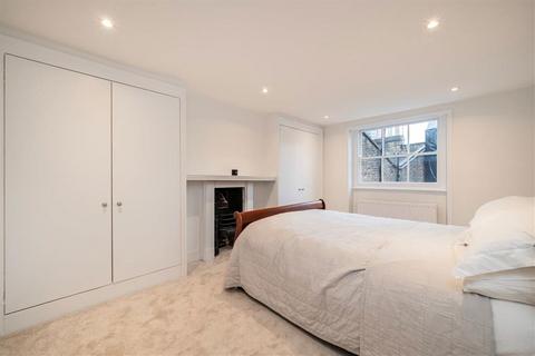 2 bedroom flat for sale, Conway Street, London W1T