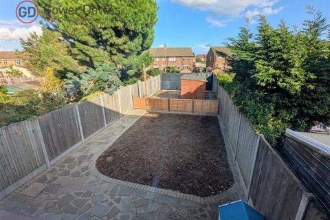 3 bedroom terraced house for sale, Claudian Way, Chadwell St Mary