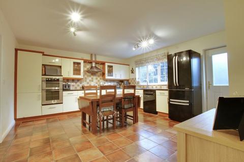 4 bedroom detached house for sale, Bluebell Close, Ramsey St Marys