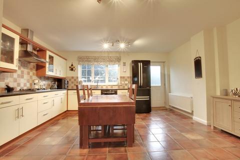 4 bedroom detached house for sale, Bluebell Close, Ramsey St Marys