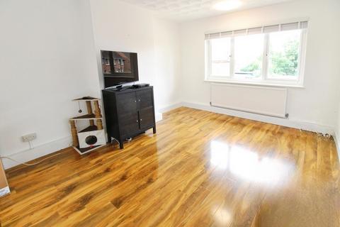 5 Morris Road, Romford, RM3 7EP